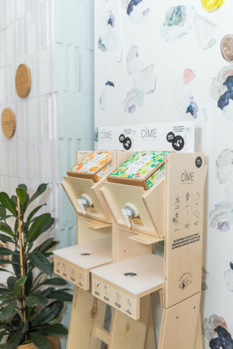 Display in hout